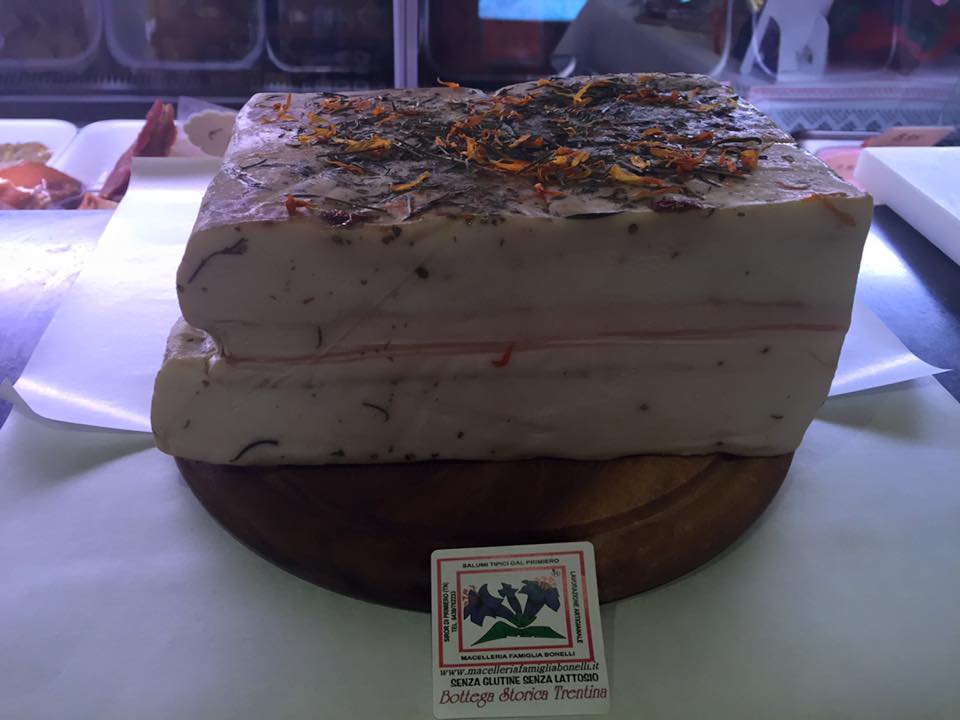 lardo alle erbe e fiori di primiero e guanciale
